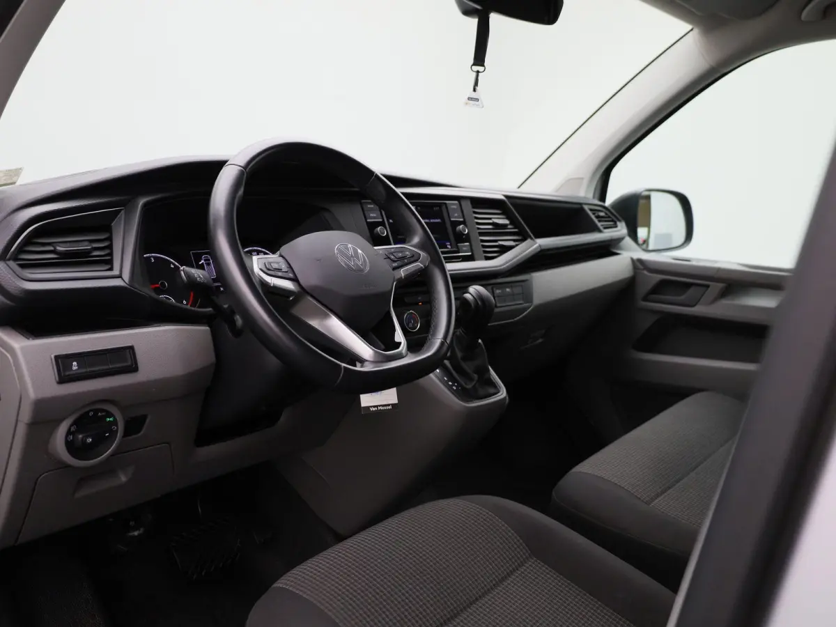 2.0 TDI L1H1 150PK GVW 3.200KG | Automaat | Trekhaak | Multifunctioneel Stuurwiel | Verwarmbare Voorruit | Parkeersensoren Voor + Achter | Airco | LED-Koplampen | Adaptive Cruise Control | A