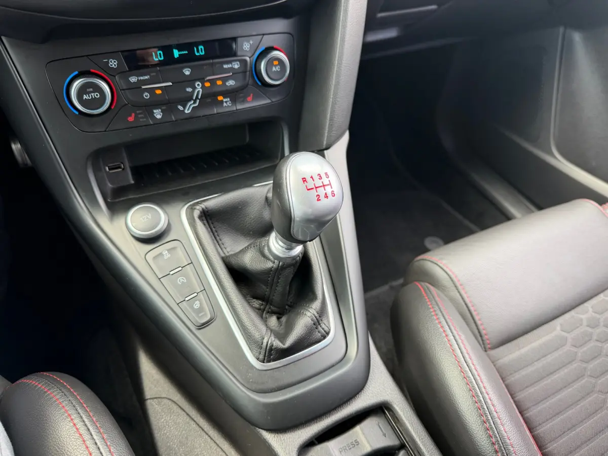 2.0 ST - Shadow Black Metallic - Recaro//2xLed/Winterpakket