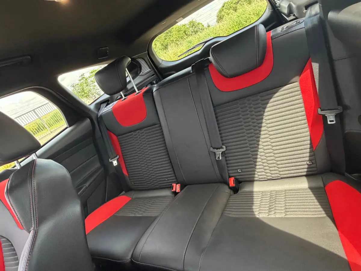 2.0 ST - Shadow Black Metallic - Recaro//2xLed/Winterpakket