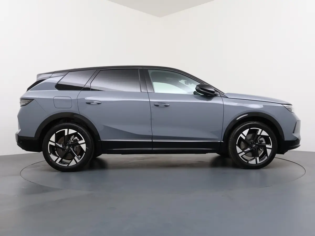 1.6 Turbo Plug-in-Hybrid Ultimate 195PK | Nieuwe auto! | Achteruitrij assistent | Achteruitrijcamera | Actieve noodgeval assistent