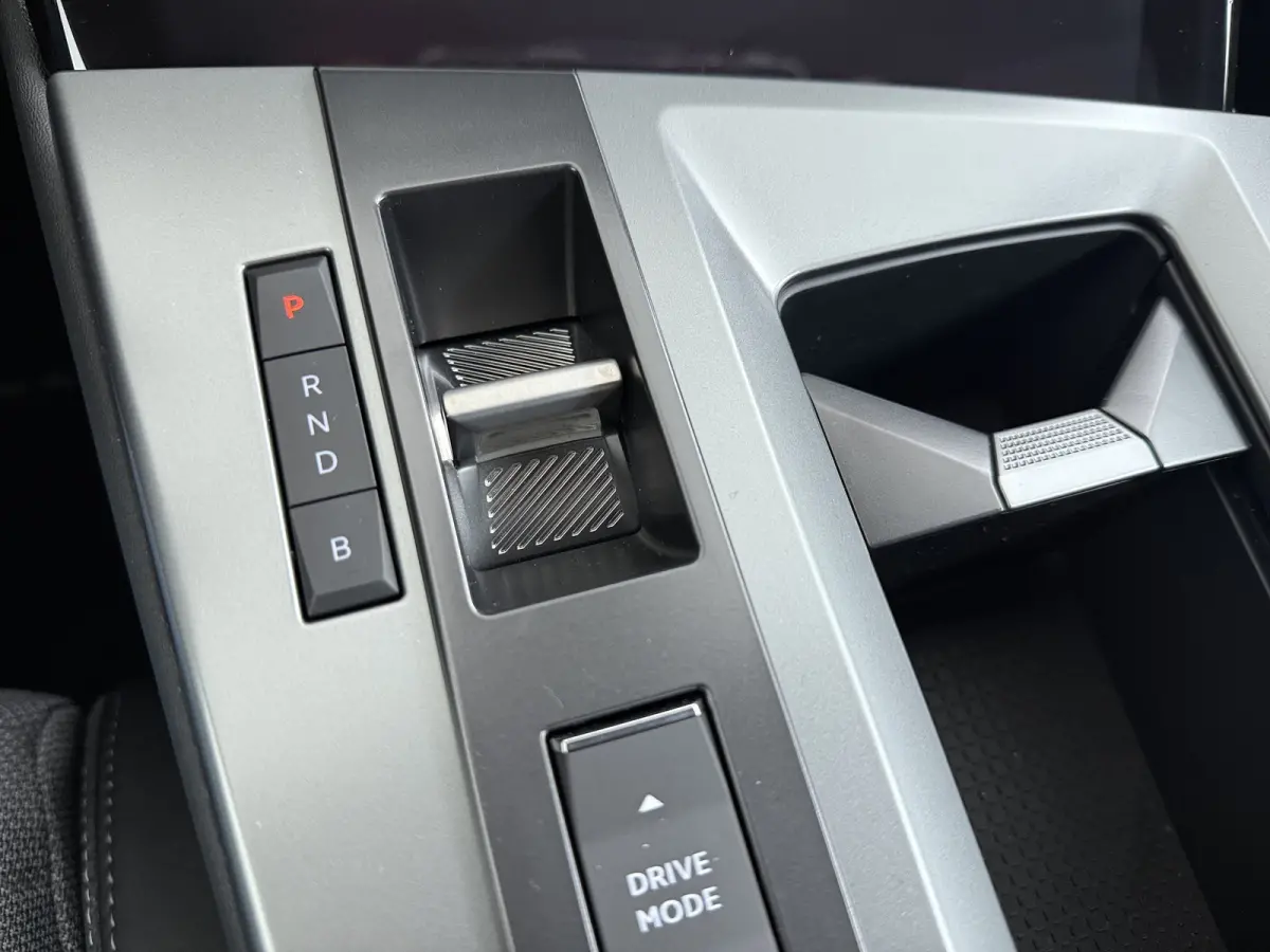 1.6 Turbo Plug-in-Hybrid Ultimate 195PK | Nieuwe auto! | Achteruitrij assistent | Achteruitrijcamera | Actieve noodgeval assistent