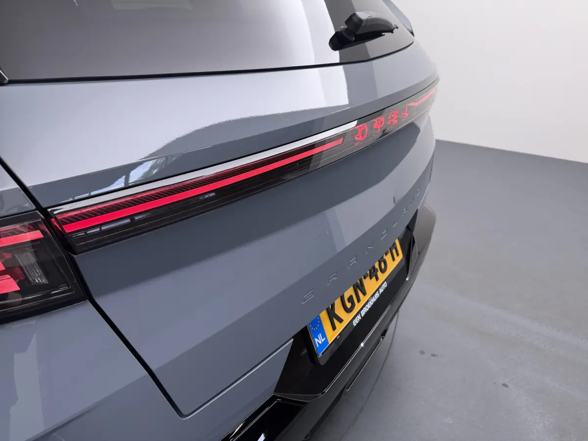 1.6 Turbo Plug-in-Hybrid Ultimate 195PK | Nieuwe auto! | Achteruitrij assistent | Achteruitrijcamera | Actieve noodgeval assistent