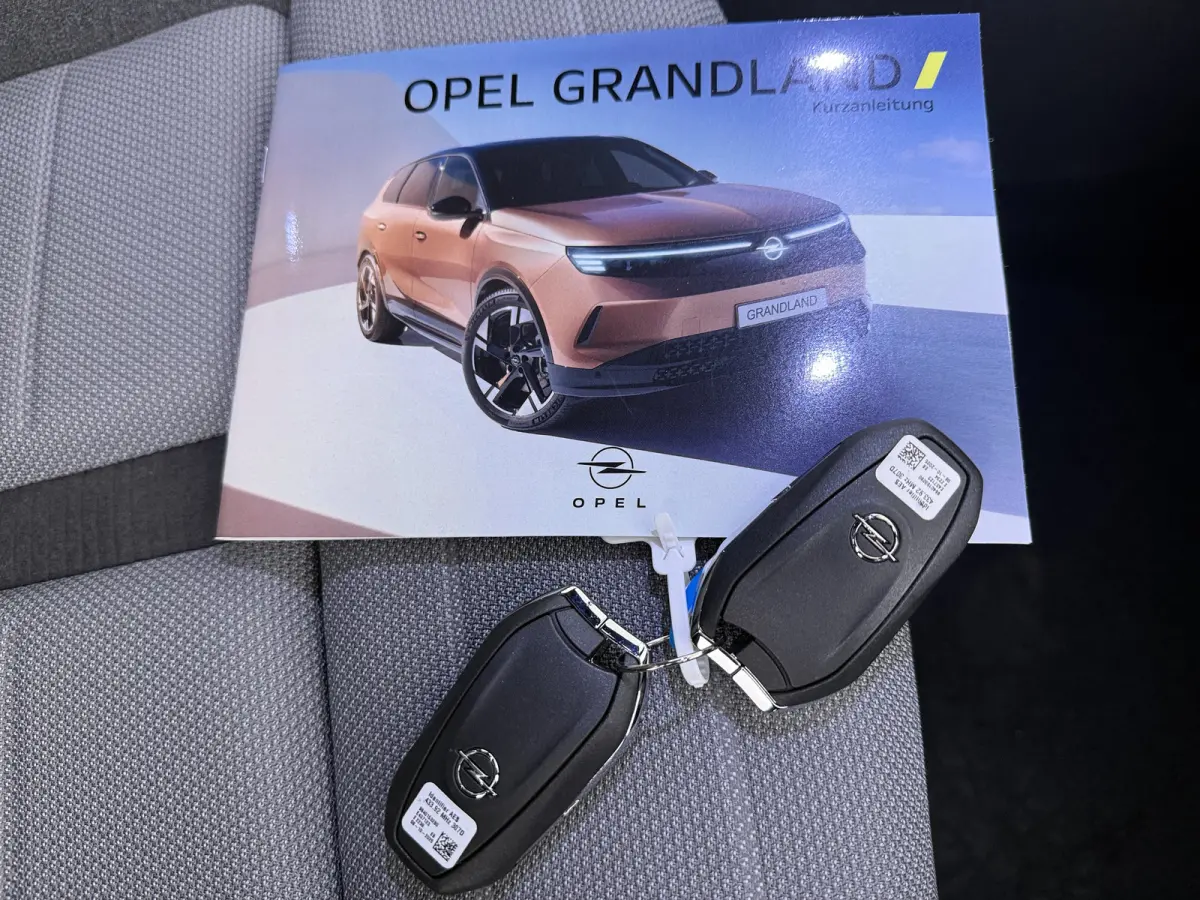 1.6 Turbo Plug-in-Hybrid Ultimate 195PK | Nieuwe auto! | Achteruitrij assistent | Achteruitrijcamera | Actieve noodgeval assistent