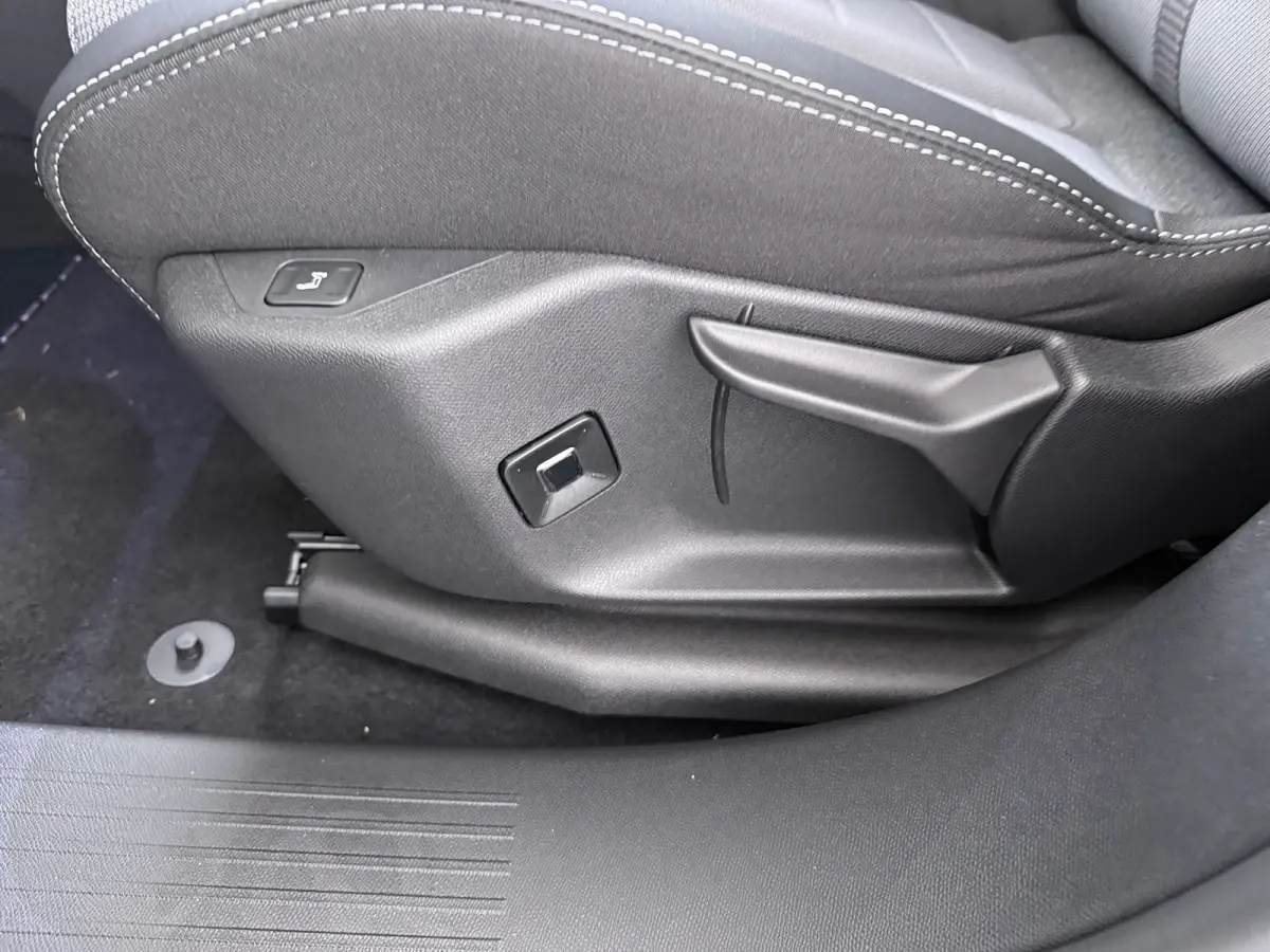 1.6 Turbo Plug-in-Hybrid Ultimate 195PK | Nieuwe auto! | Achteruitrij assistent | Achteruitrijcamera | Actieve noodgeval assistent
