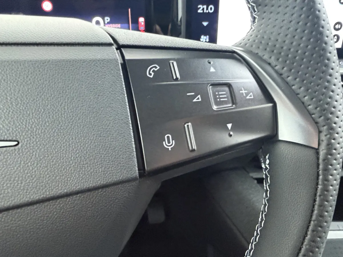 1.6 Turbo Plug-in-Hybrid Ultimate 195PK | Nieuwe auto! | Achteruitrij assistent | Achteruitrijcamera | Actieve noodgeval assistent