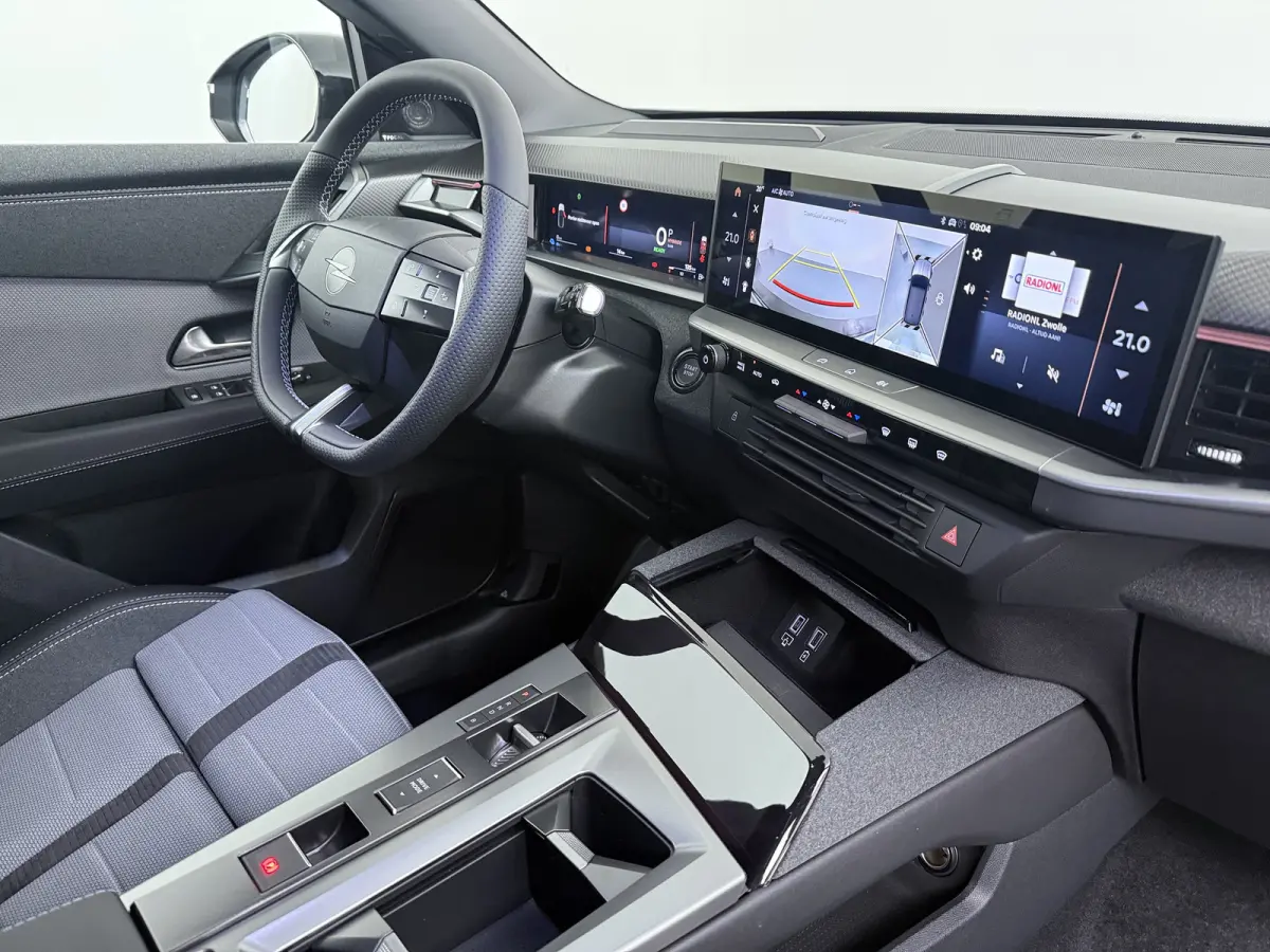 1.6 Turbo Plug-in-Hybrid Ultimate 195PK | Nieuwe auto! | Achteruitrij assistent | Achteruitrijcamera | Actieve noodgeval assistent