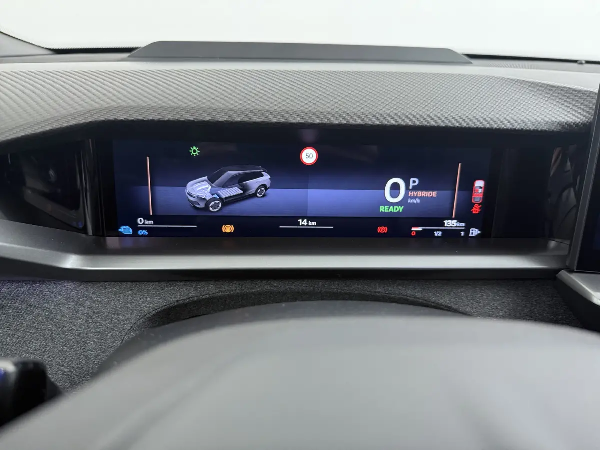 1.6 Turbo Plug-in-Hybrid Ultimate 195PK | Nieuwe auto! | Achteruitrij assistent | Achteruitrijcamera | Actieve noodgeval assistent