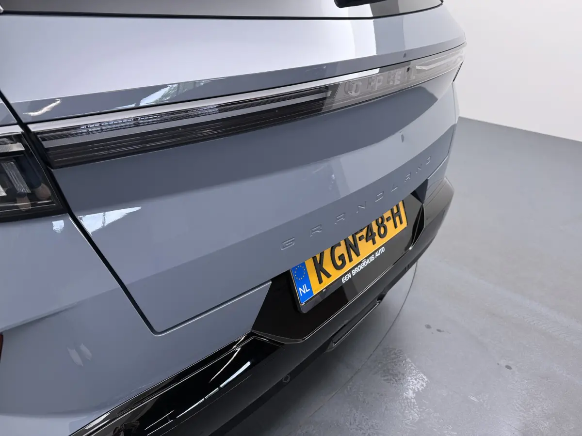 1.6 Turbo Plug-in-Hybrid Ultimate 195PK | Nieuwe auto! | Achteruitrij assistent | Achteruitrijcamera | Actieve noodgeval assistent