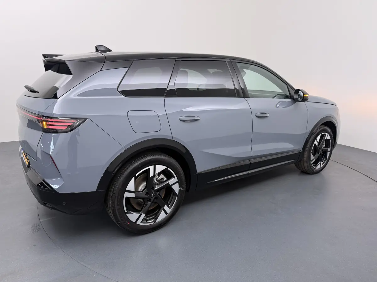 1.6 Turbo Plug-in-Hybrid Ultimate 195PK | Nieuwe auto! | Achteruitrij assistent | Achteruitrijcamera | Actieve noodgeval assistent