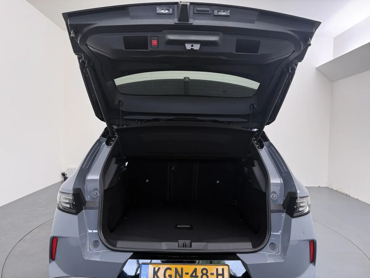 1.6 Turbo Plug-in-Hybrid Ultimate 195PK | Nieuwe auto! | Achteruitrij assistent | Achteruitrijcamera | Actieve noodgeval assistent