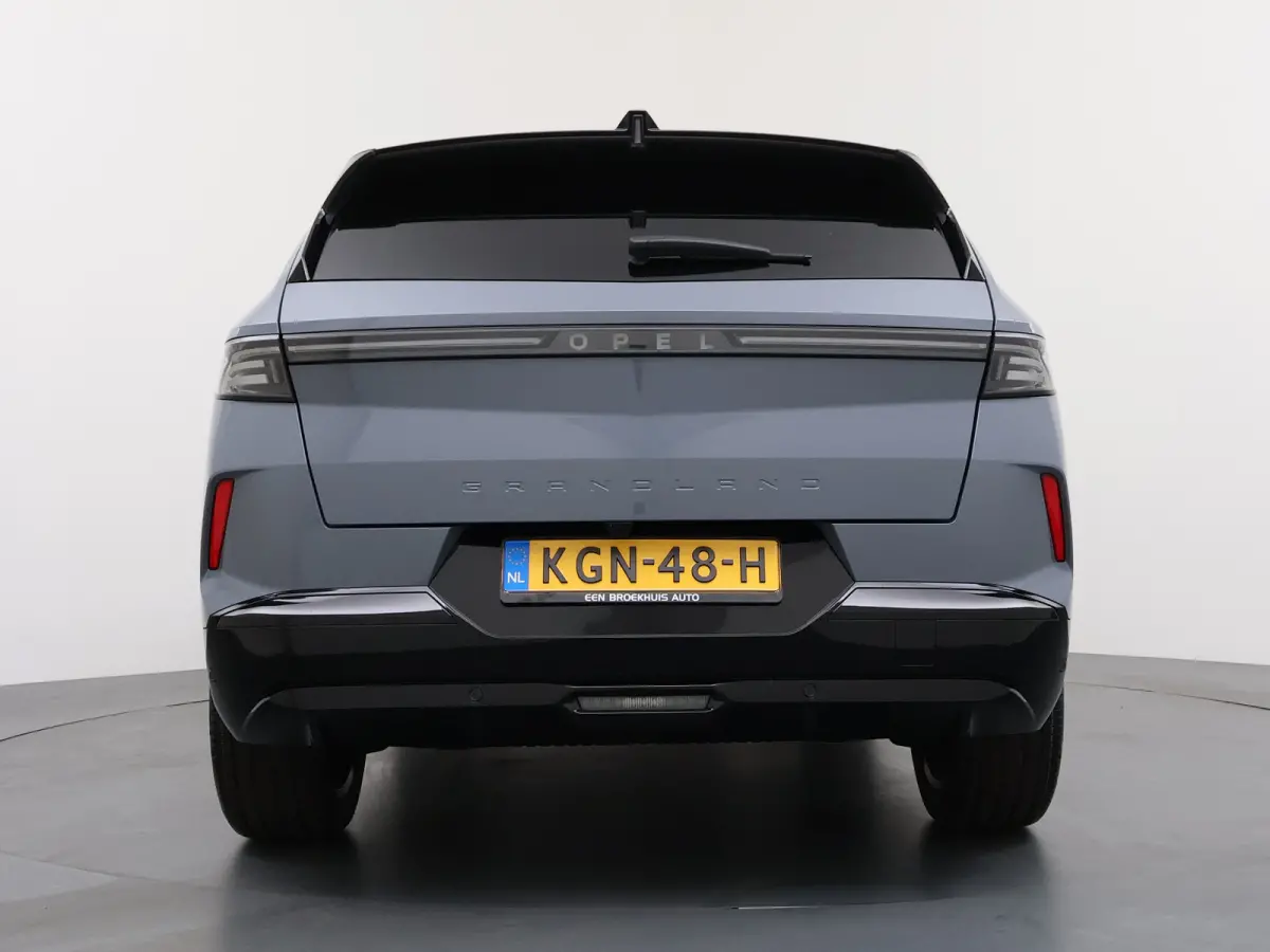 1.6 Turbo Plug-in-Hybrid Ultimate 195PK | Nieuwe auto! | Achteruitrij assistent | Achteruitrijcamera | Actieve noodgeval assistent