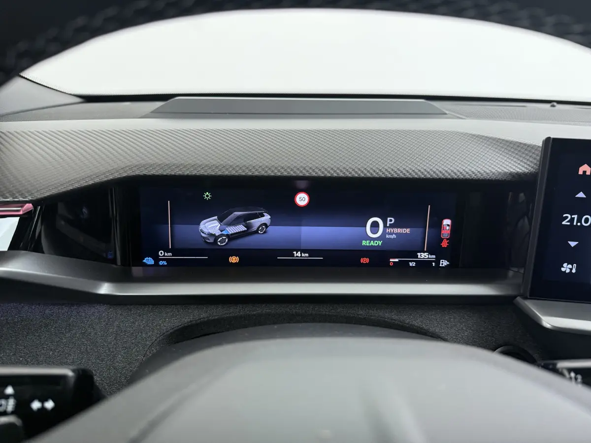 1.6 Turbo Plug-in-Hybrid Ultimate 195PK | Nieuwe auto! | Achteruitrij assistent | Achteruitrijcamera | Actieve noodgeval assistent