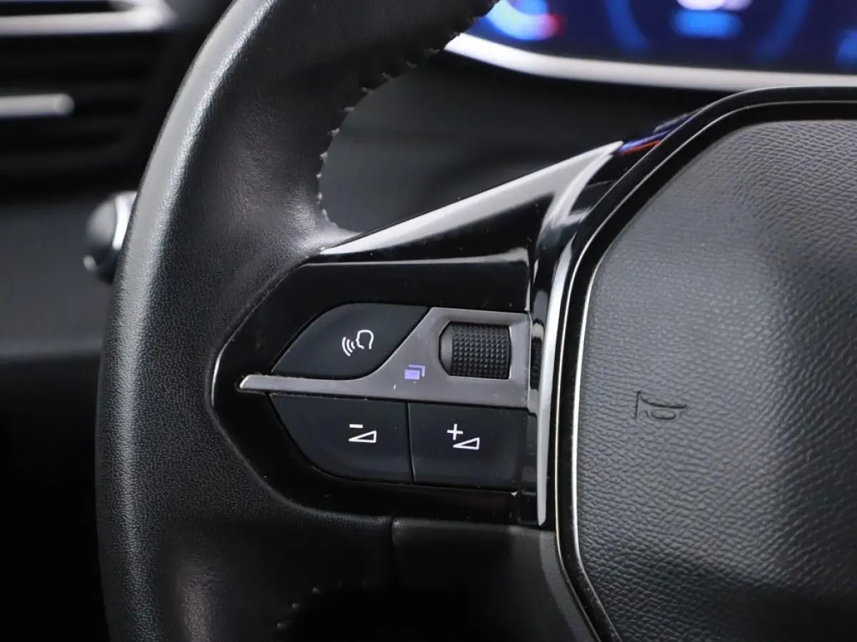 1.2T 100PK Blue Lease Allure Nav/Camera/Ecc/Cruise /Keyless/H.Leder/Vc