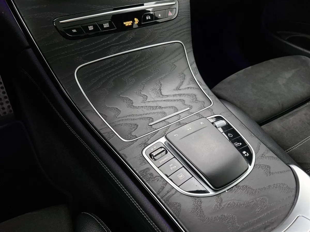 4MATIC Business Solution AMG | Automaat | Apple Carplay/Android Auto | Achteruitrijcamera | Parkeersensoren | Panoramadak | Trekhaak | Burmester |