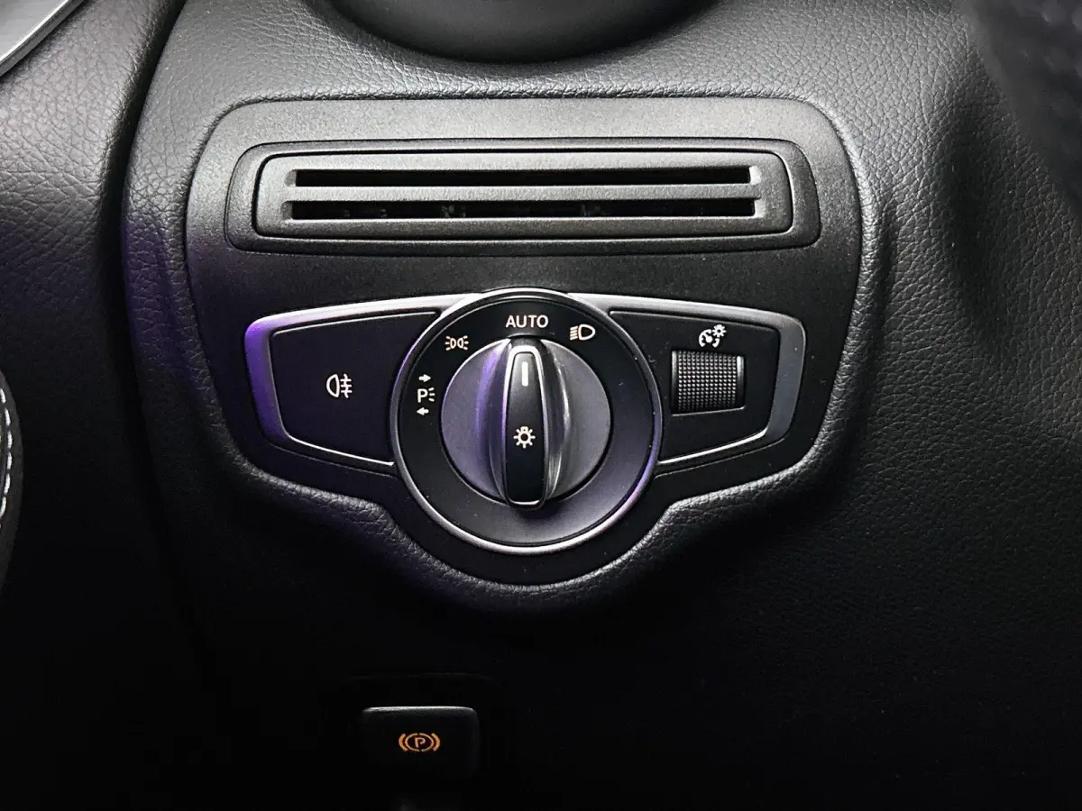 4MATIC Business Solution AMG | Automaat | Apple Carplay/Android Auto | Achteruitrijcamera | Parkeersensoren | Panoramadak | Trekhaak | Burmester |