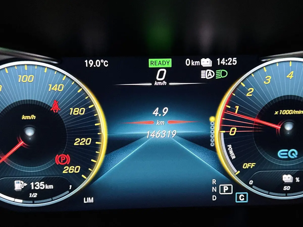 4MATIC Business Solution AMG | Automaat | Apple Carplay/Android Auto | Achteruitrijcamera | Parkeersensoren | Panoramadak | Trekhaak | Burmester |