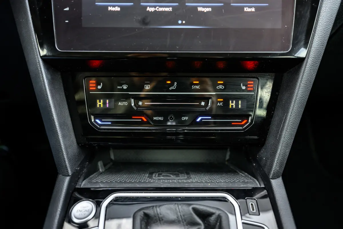 1.5 TSI Business Plus Pro | Acc | Lane Assist | Camera | Navi | Virtual Cockpit | Carplay |
