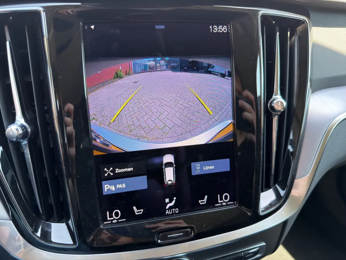 2.0 T6 Recharge AWD Business Pro | SoH 97,35% | Stuurwiel en stoelen verwarmd | Achteruitrijcamera |