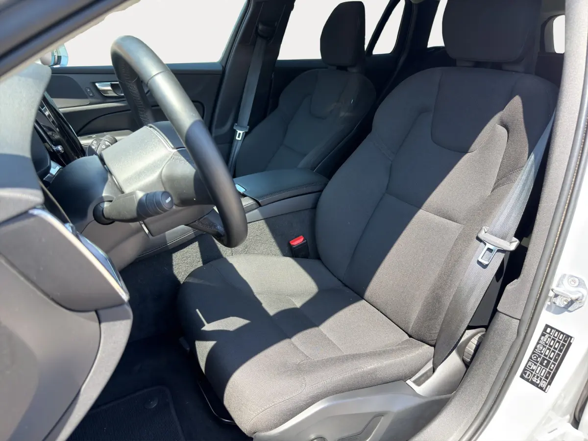 2.0 T6 Recharge AWD Business Pro | SoH 97,35% | Stuurwiel en stoelen verwarmd | Achteruitrijcamera |