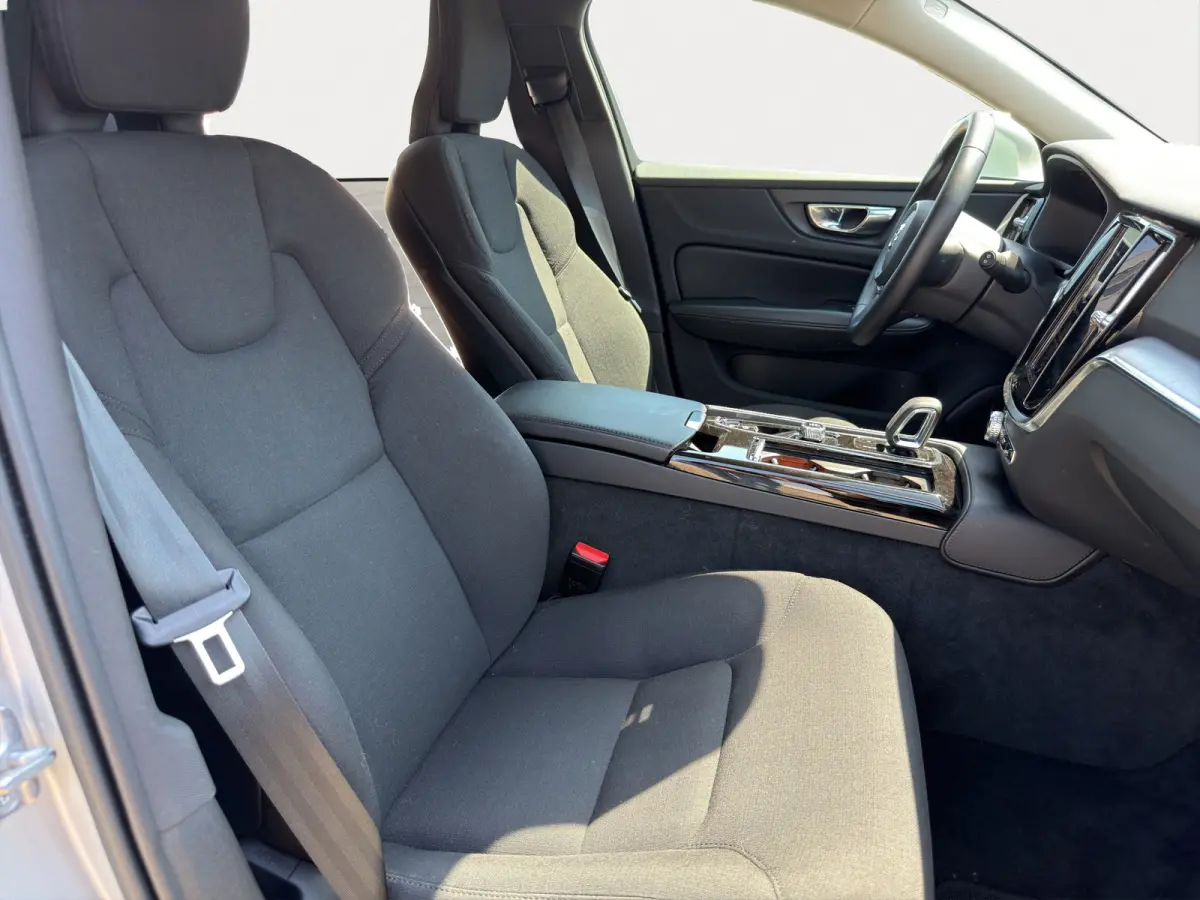 2.0 T6 Recharge AWD Business Pro | SoH 97,35% | Stuurwiel en stoelen verwarmd | Achteruitrijcamera |
