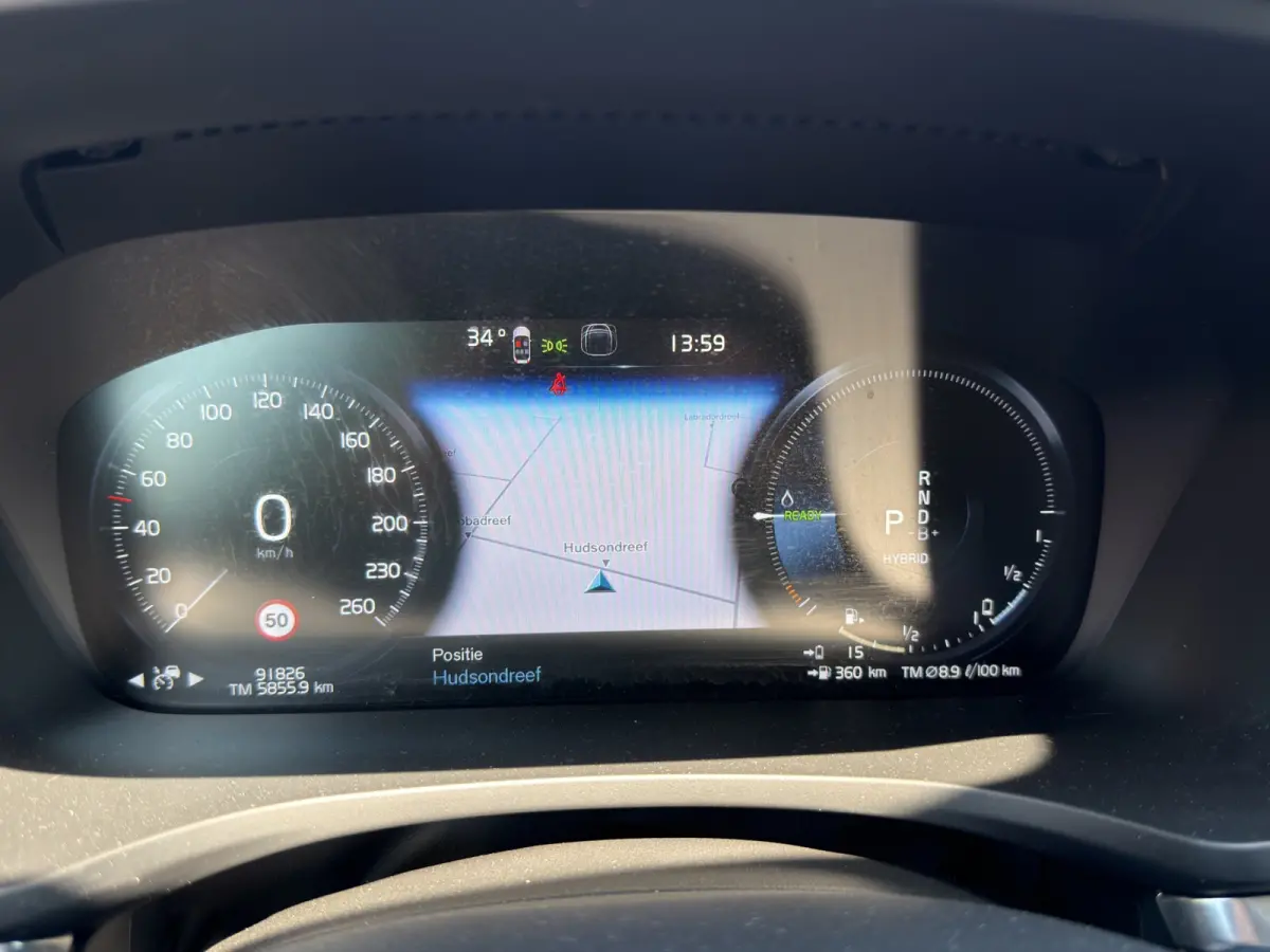 2.0 T6 Recharge AWD Business Pro | SoH 97,35% | Stuurwiel en stoelen verwarmd | Achteruitrijcamera |