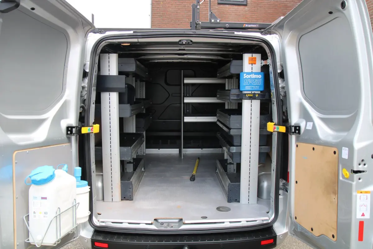 340 2.0 TDCI L1H1 Trend / Automaat / Laadruimte inrichting / Trekhaak