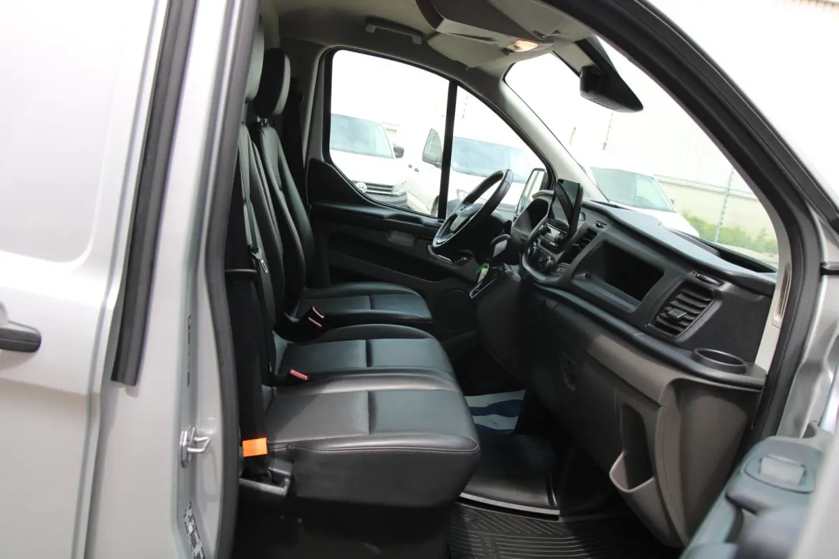340 2.0 TDCI L1H1 Trend / Automaat / Laadruimte inrichting / Trekhaak