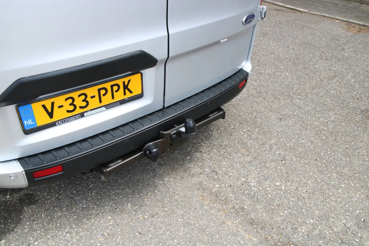 340 2.0 TDCI L1H1 Trend / Automaat / Laadruimte inrichting / Trekhaak