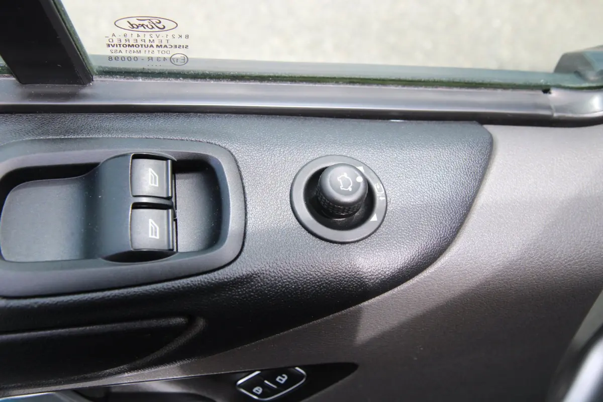 340 2.0 TDCI L1H1 Trend / Automaat / Laadruimte inrichting / Trekhaak