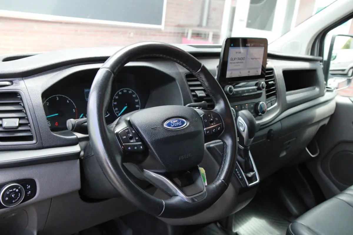 340 2.0 TDCI L1H1 Trend / Automaat / Laadruimte inrichting / Trekhaak