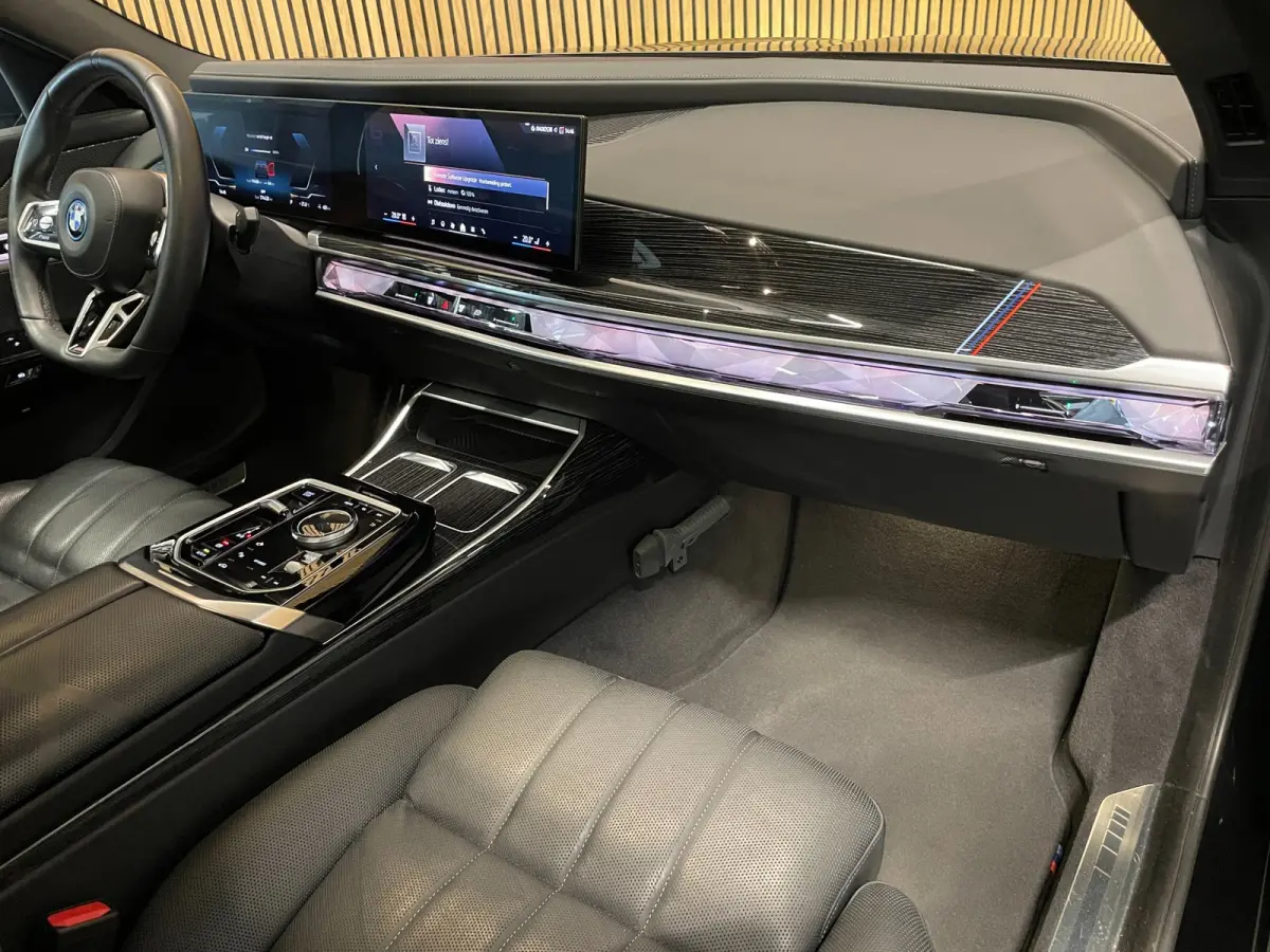 XDrive60 106 kWh|M-SPORT|96% SOH|BLACK EDITION|FULL OPTION|PANORAMA|STOEL+STUURVERW|360+3D+V+A CAMERA|NAP|NL-AUTO|INCL.BTW|