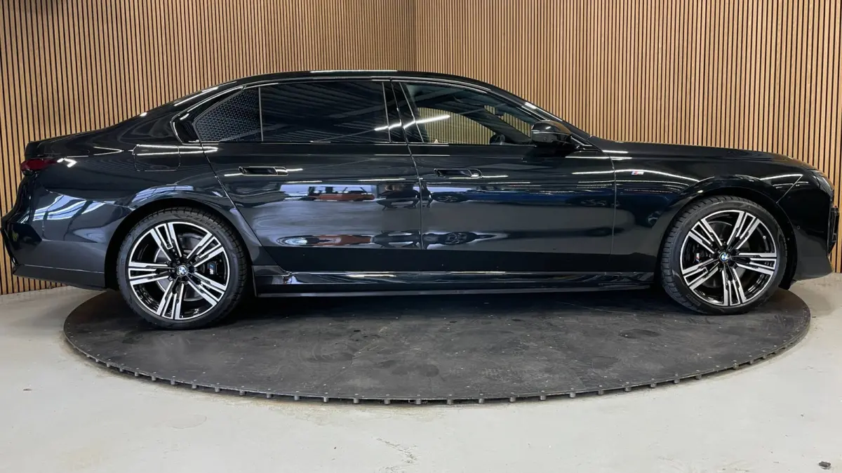 XDrive60 106 kWh|M-SPORT|96% SOH|BLACK EDITION|FULL OPTION|PANORAMA|STOEL+STUURVERW|360+3D+V+A CAMERA|NAP|NL-AUTO|INCL.BTW|