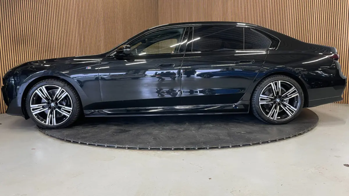XDrive60 106 kWh|M-SPORT|96% SOH|BLACK EDITION|FULL OPTION|PANORAMA|STOEL+STUURVERW|360+3D+V+A CAMERA|NAP|NL-AUTO|INCL.BTW|