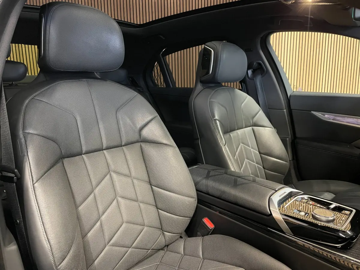 XDrive60 106 kWh|M-SPORT|96% SOH|BLACK EDITION|FULL OPTION|PANORAMA|STOEL+STUURVERW|360+3D+V+A CAMERA|NAP|NL-AUTO|INCL.BTW|