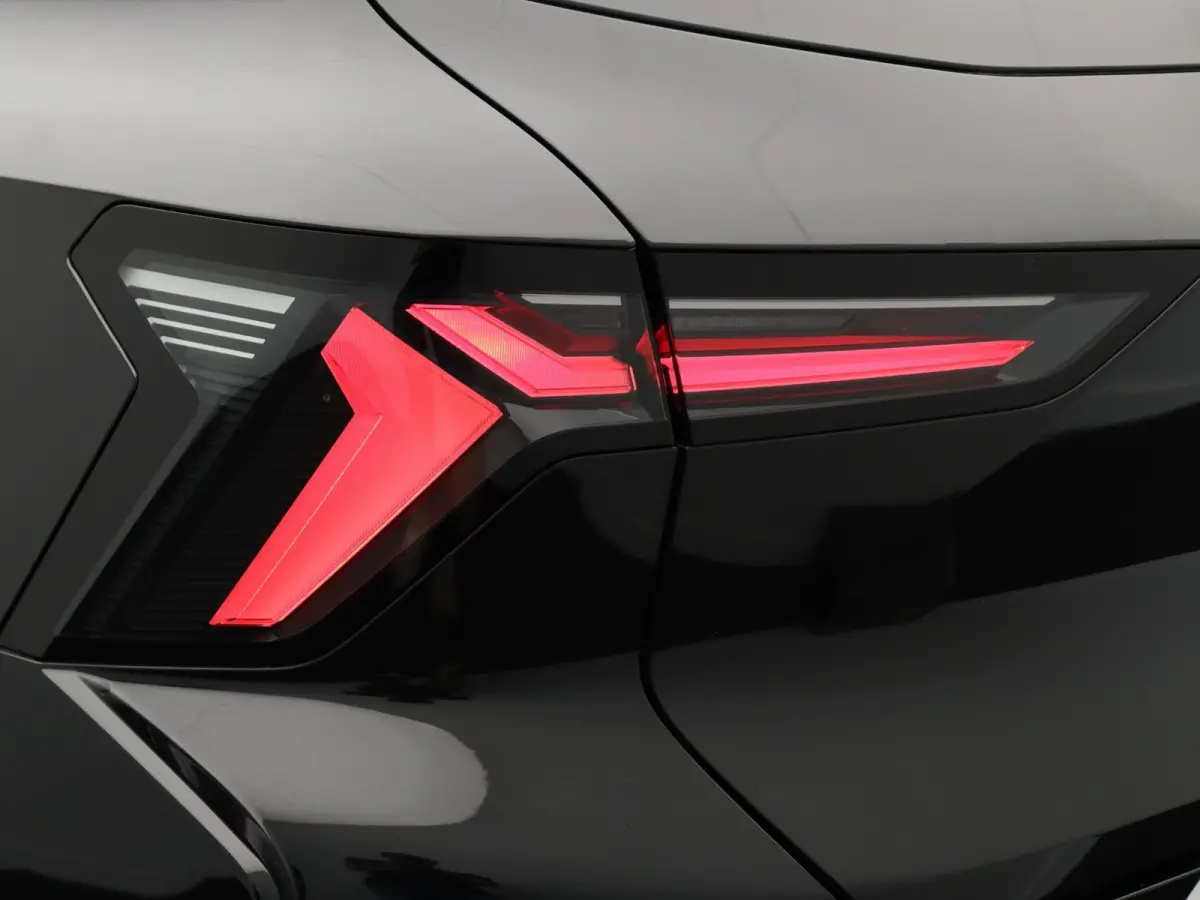 EV87 long range techno | Vijf jaar garantie | Panoramisch dak | Harman Kardon | Active driver assist |
