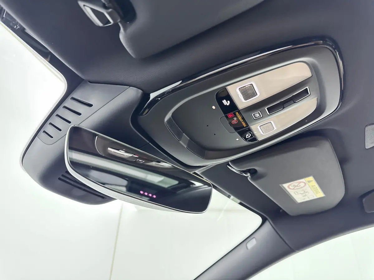 T6 Recharge Ultra Bright | 19" | Geventileerd Nappa | Stoelmassage | Bowers & Wilkins | Head-Up | 360 Camera | Full LED | Elektr. verst. Stoelen