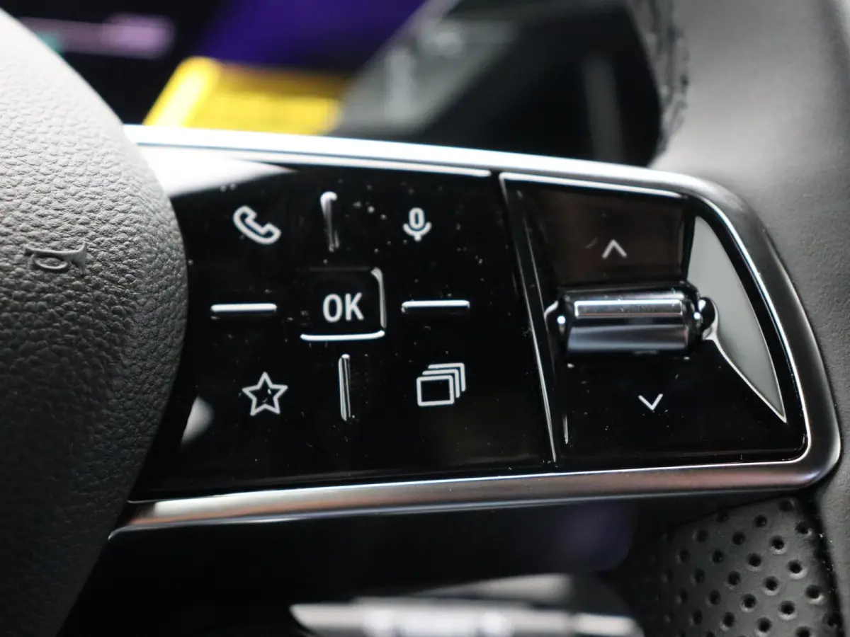 EV87 long range techno | Vijf jaar garantie | Active driver assist | Harman Kardon | Panoramisch dak |