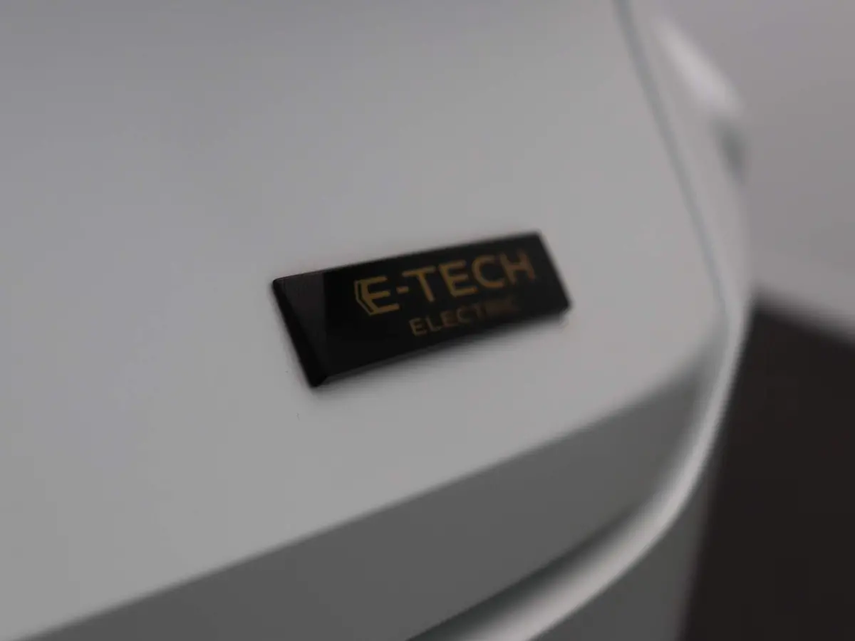 EV87 long range techno | Vijf jaar garantie | Active driver assist | Harman Kardon | Panoramisch dak |
