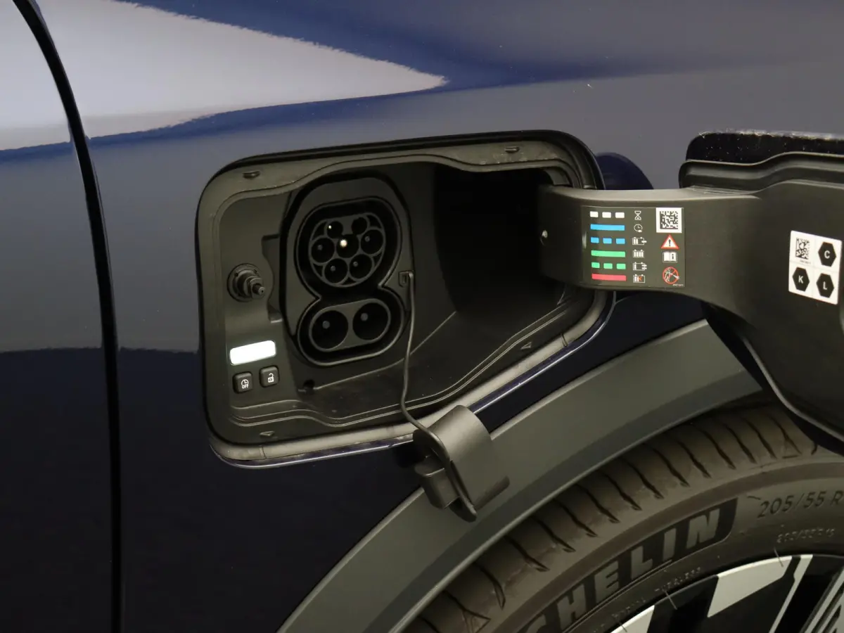 EV87 long range techno | Vijf jaar garantie | Active driver assist | Harman Kardon | Panoramisch dak |