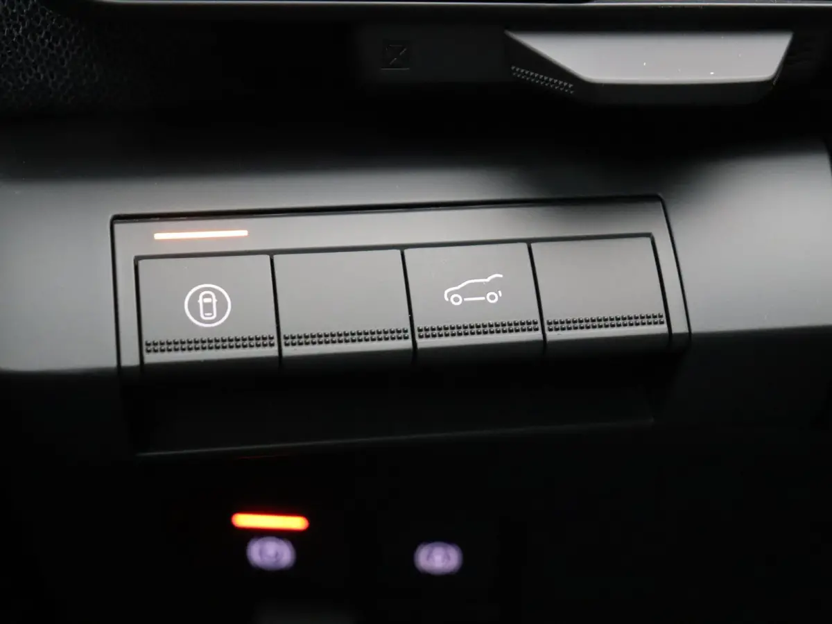EV87 long range techno | Vijf jaar garantie | Active driver assist | Harman Kardon | Panoramisch dak |