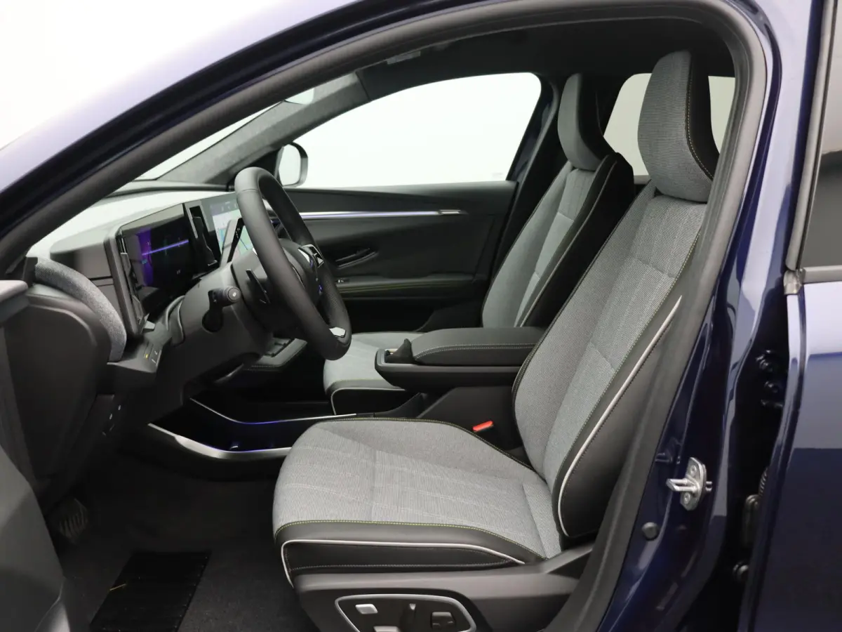 EV87 long range techno | Vijf jaar garantie | Active driver assist | Harman Kardon | Panoramisch dak |