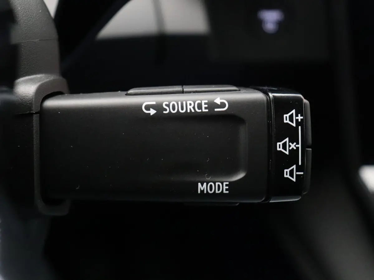 EV87 long range techno | Vijf jaar garantie | Active driver assist | Harman Kardon | Panoramisch dak |