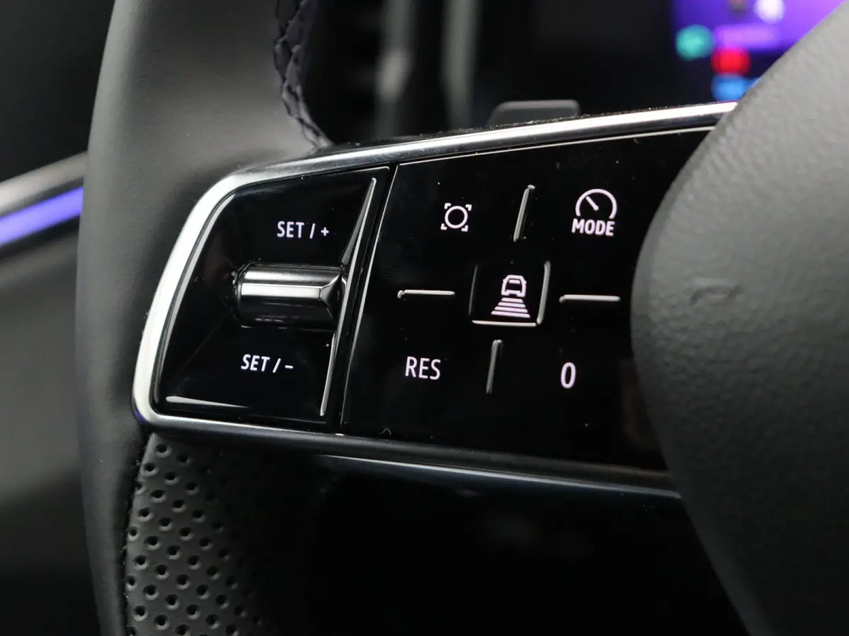EV87 long range techno | Vijf jaar garantie | Active driver assist | Harman Kardon | Panoramisch dak |