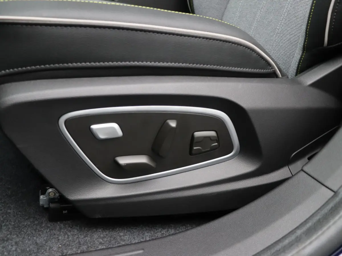 EV87 long range techno | Vijf jaar garantie | Active driver assist | Harman Kardon | Panoramisch dak |