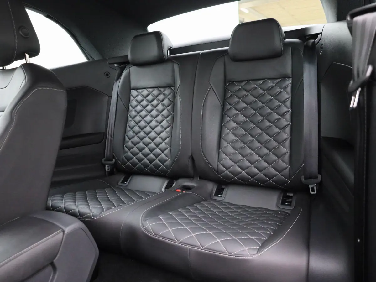 1.5 TSI R-Line 150 PK| Dealeronderhouden | Leder Interieur | Trekhaak | Navigatie Pro | Stoelverwarming | Achteruitrijcamera | Climatronic | LED Matrix