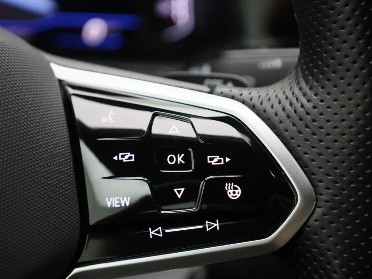 1.5 TSI R-Line 150 PK| Dealeronderhouden | Leder Interieur | Trekhaak | Navigatie Pro | Stoelverwarming | Achteruitrijcamera | Climatronic | LED Matrix