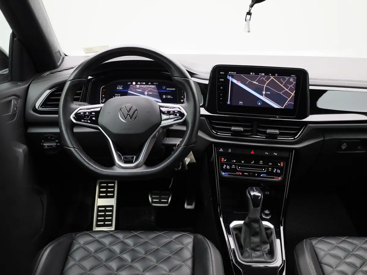 1.5 TSI R-Line 150 PK| Dealeronderhouden | Leder Interieur | Trekhaak | Navigatie Pro | Stoelverwarming | Achteruitrijcamera | Climatronic | LED Matrix
