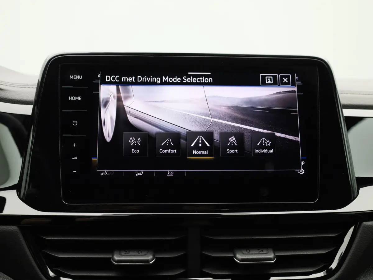 1.5 TSI R-Line 150 PK| Dealeronderhouden | Leder Interieur | Trekhaak | Navigatie Pro | Stoelverwarming | Achteruitrijcamera | Climatronic | LED Matrix