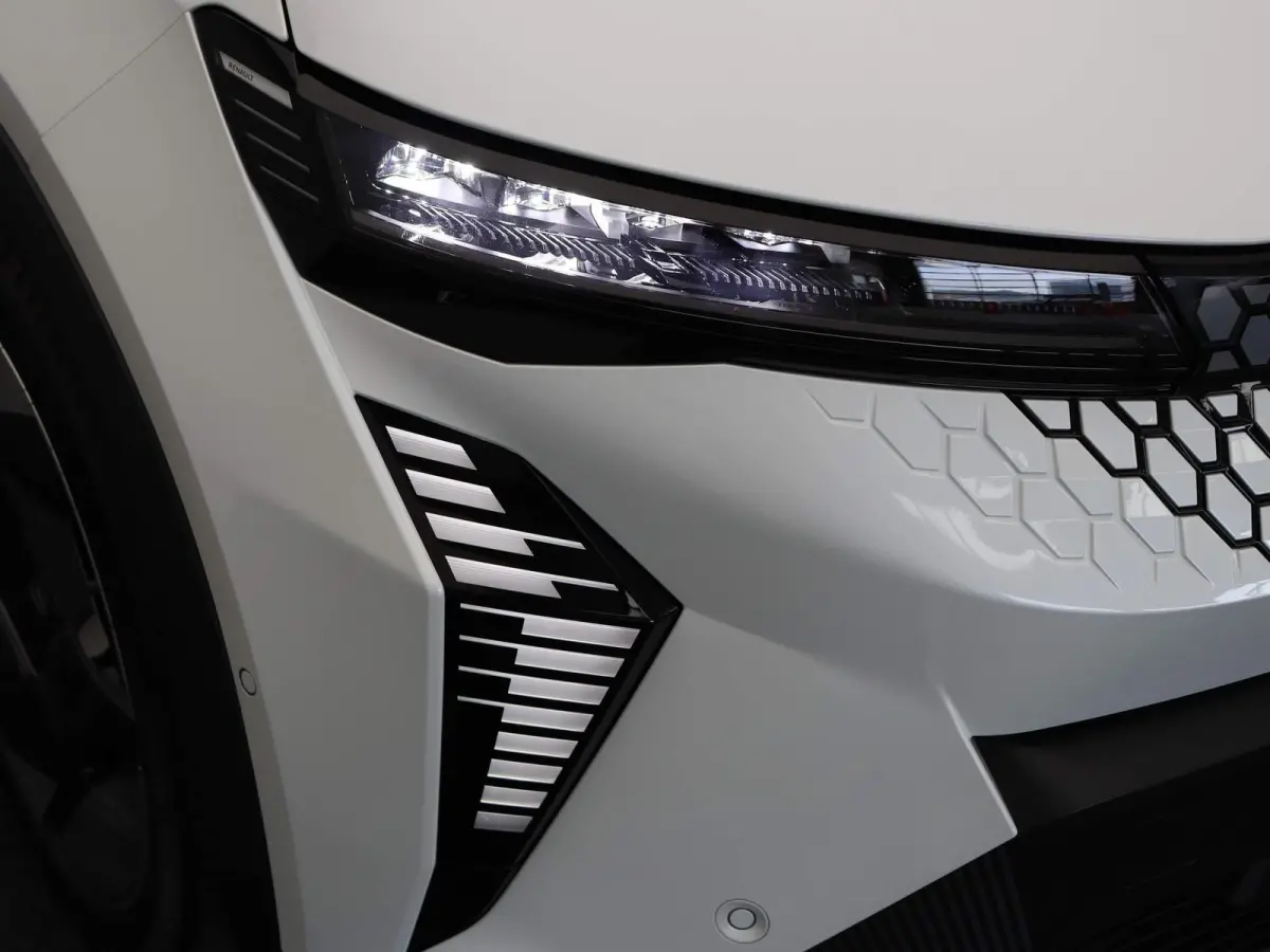 EV87 long range techno | Vijf jaar garantie | Active driver assist | Harman Kardon | Panoramisch dak | All season banden |