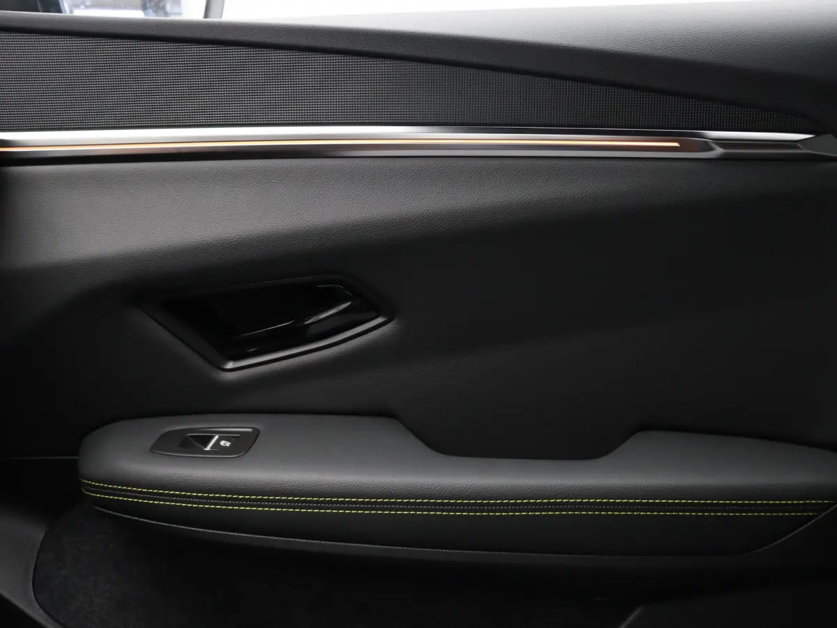 EV87 long range techno | Vijf jaar garantie | Active driver assist | 360 graden camera |